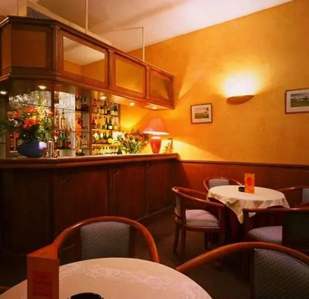 Loustau Hotel Biarritz 3*,